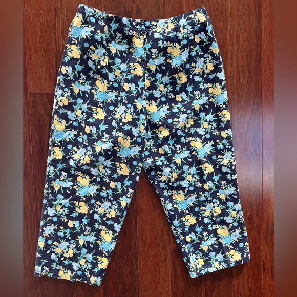 Liz Claiborne High Waisted Capris - Picture 5 of 6